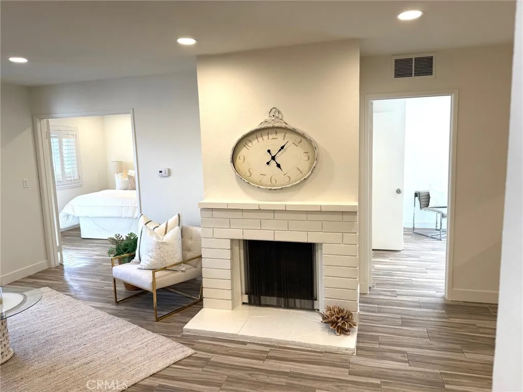 17552 Vandenberg 1, Tustin, California 92780 home-pic-8