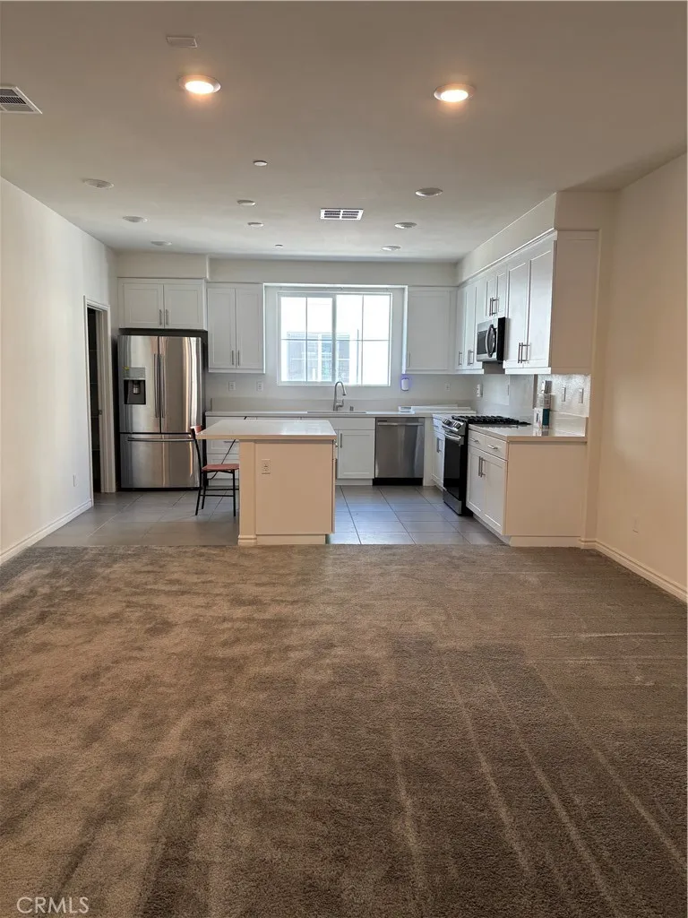 1395 Reliance, Carson, California 90746 home-pic-10