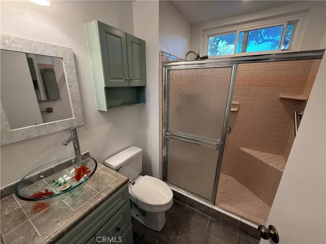 Hall full bathroom.