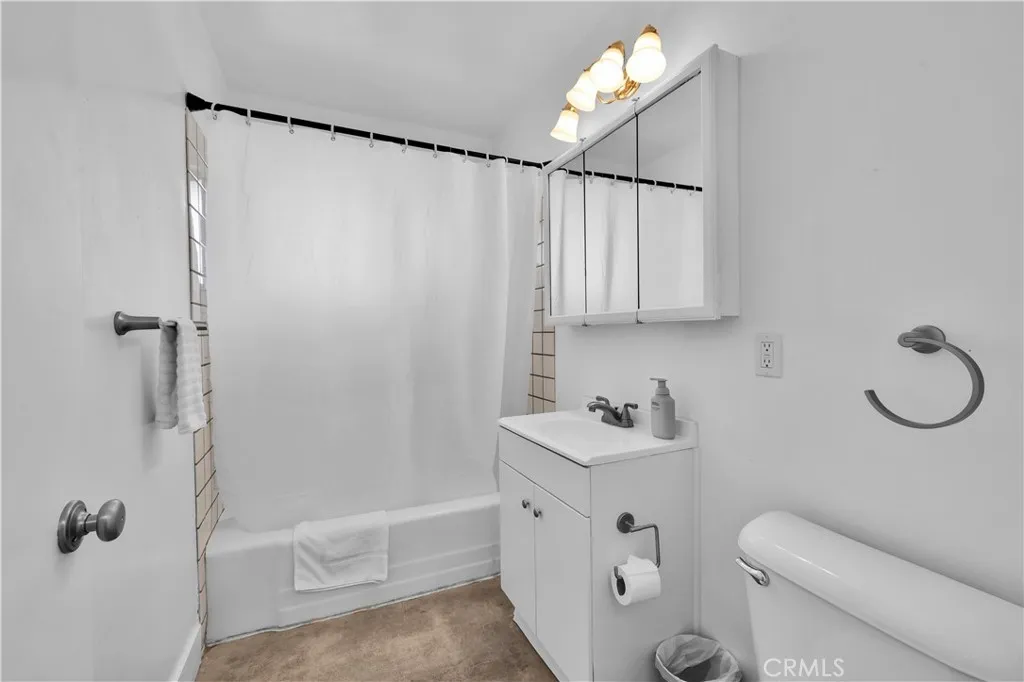 56527 Bonanza Drive, Yucca Valley, California 92284 home-pic-24
