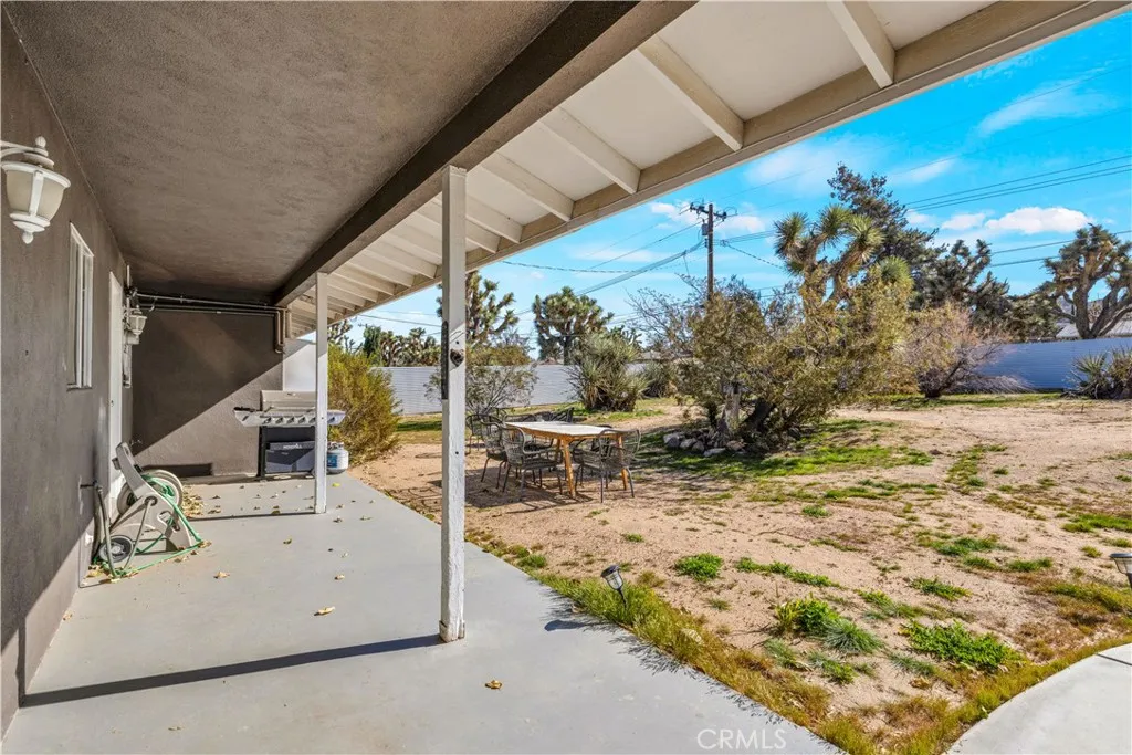 56527 Bonanza Drive, Yucca Valley, California 92284 home-pic-28