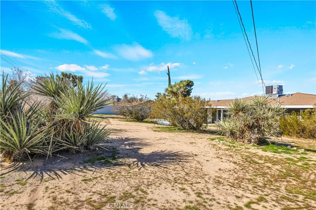 56527 Bonanza Drive, Yucca Valley, California 92284 home-pic-34