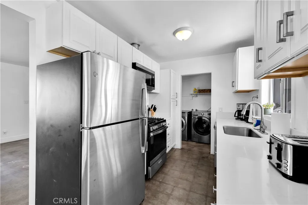 56527 Bonanza Drive, Yucca Valley, California 92284 home-pic-14