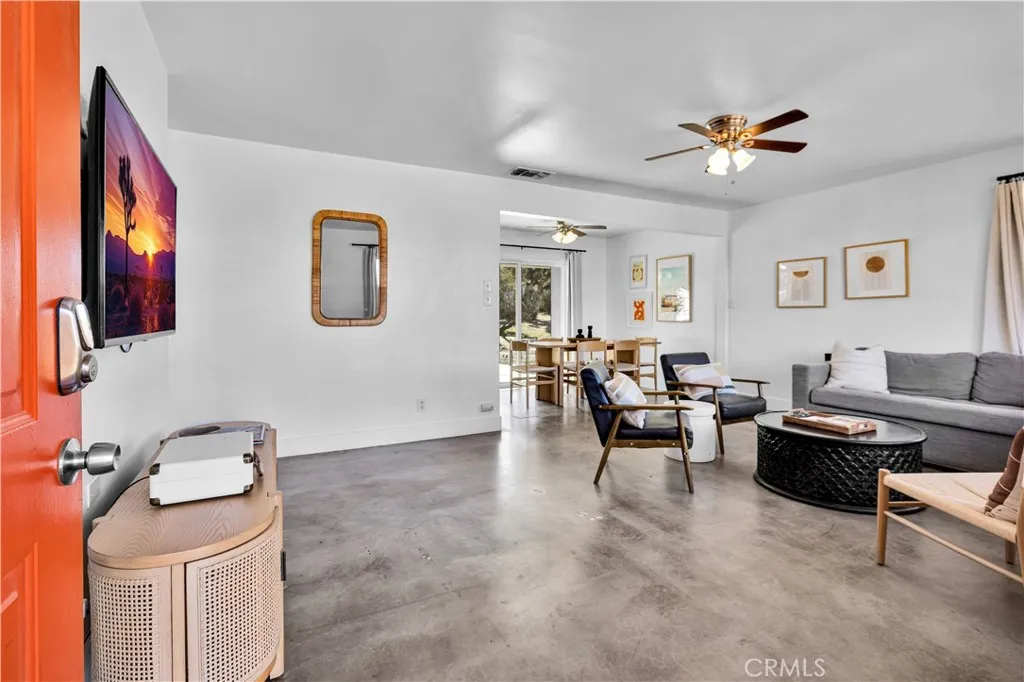56527 Bonanza Drive, Yucca Valley, California 92284 home-pic-7