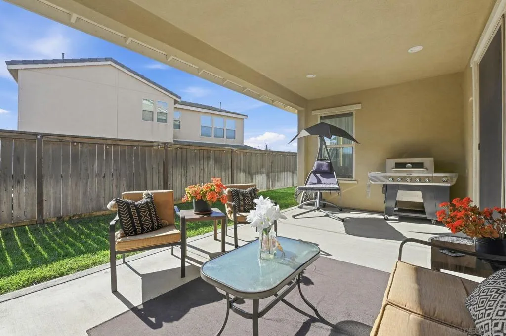 1124 Camino Levante, Chula Vista, California 91913 home-pic-53