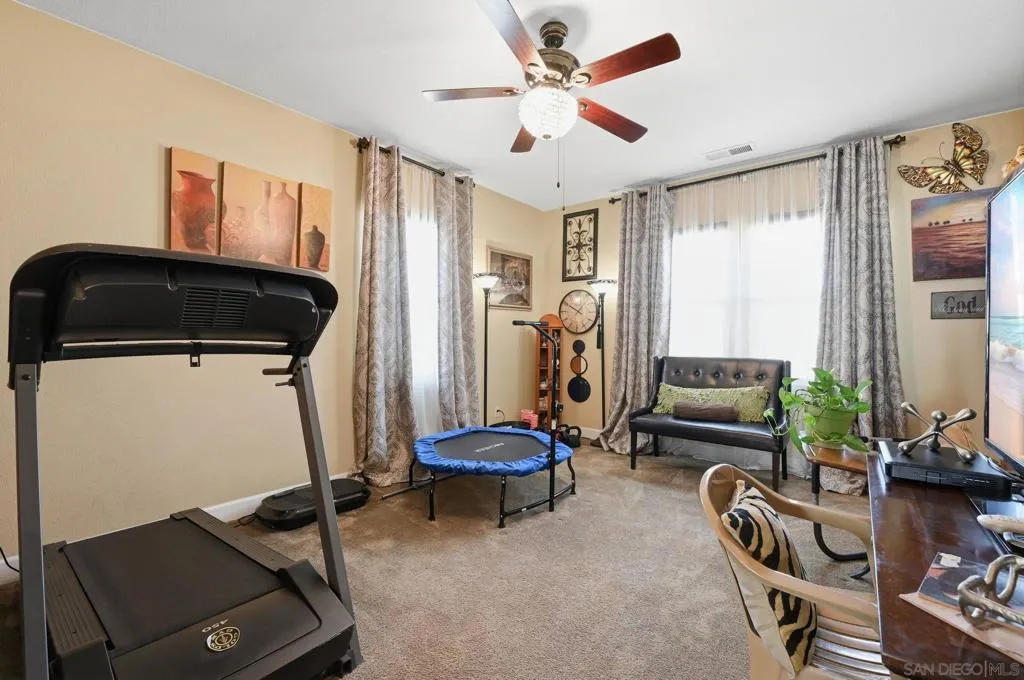 1124 Camino Levante, Chula Vista, California 91913 home-pic-45