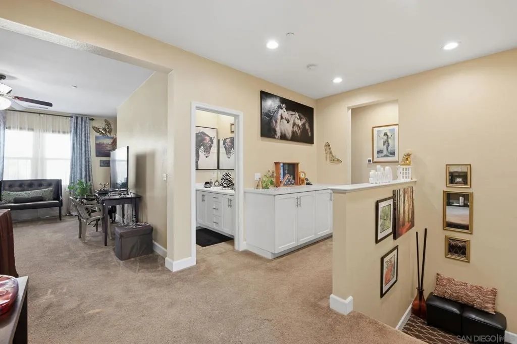 1124 Camino Levante, Chula Vista, California 91913 home-pic-42