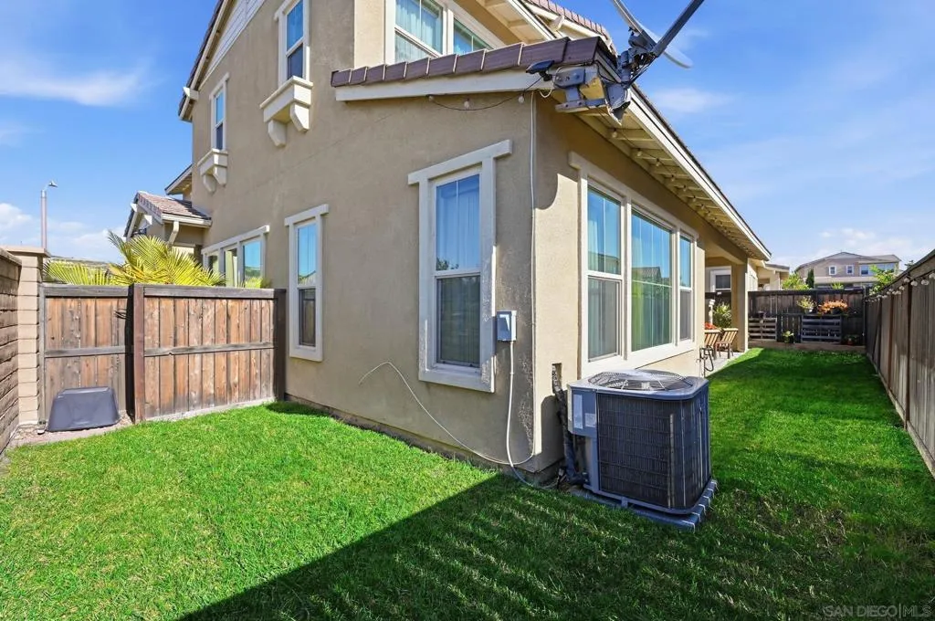 1124 Camino Levante, Chula Vista, California 91913 home-pic-57
