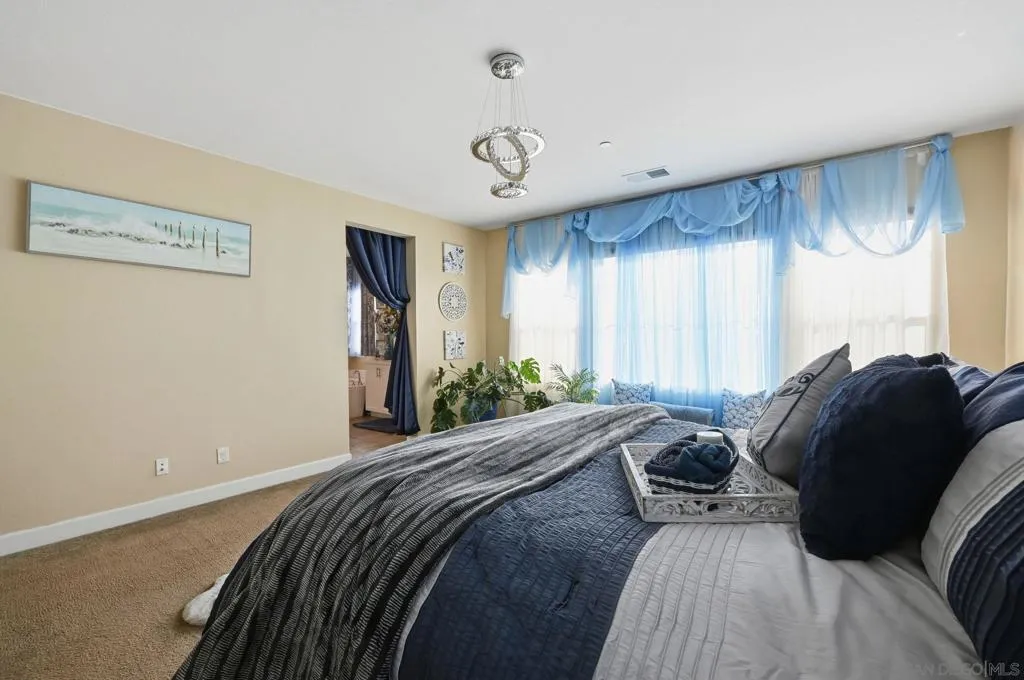 1124 Camino Levante, Chula Vista, California 91913 home-pic-33