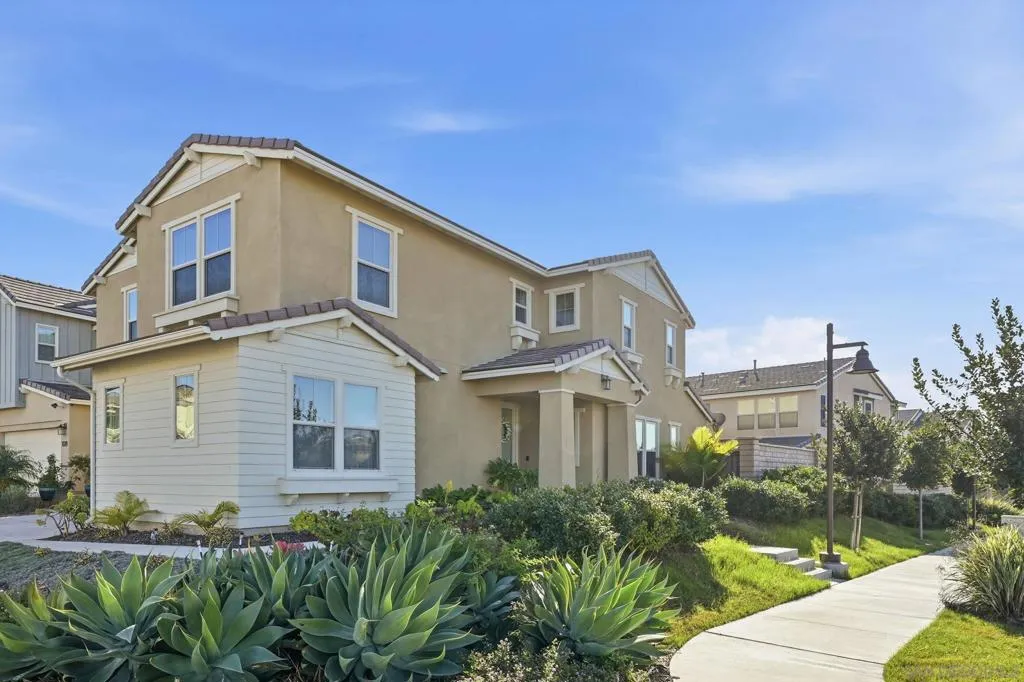1124 Camino Levante, Chula Vista, California 91913 home-pic-1