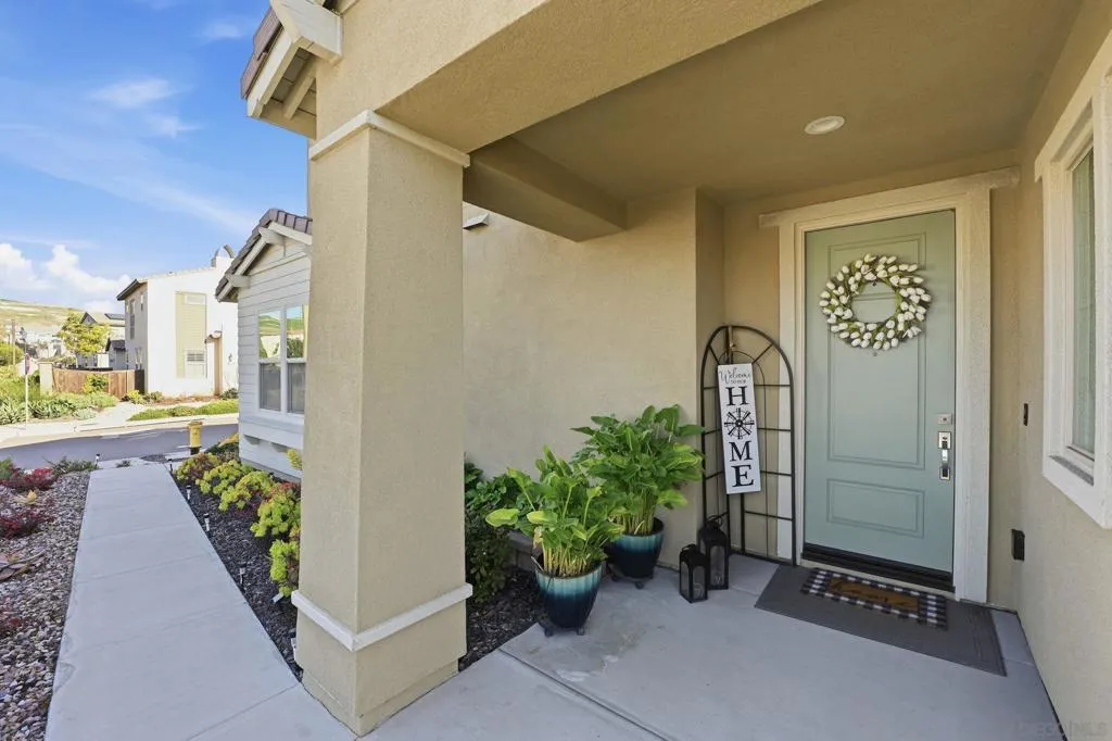 1124 Camino Levante, Chula Vista, California 91913 home-pic-5