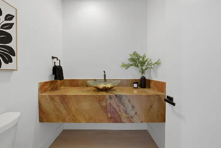 Powder bath