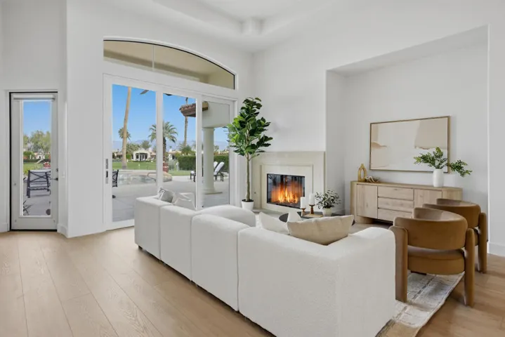 great room w fireplace