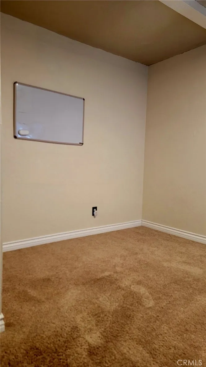 9454 Frankfort Avenue, Fontana, California 92335 home-pic-15