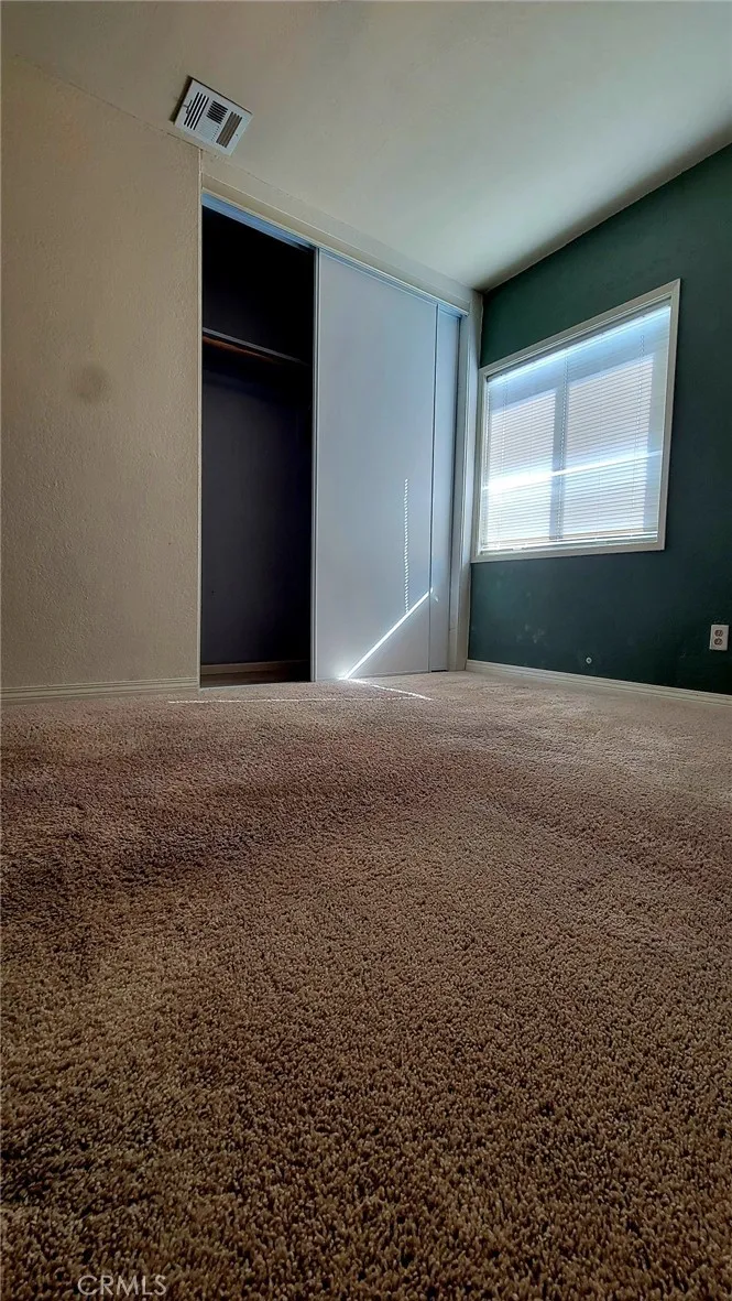 9454 Frankfort Avenue, Fontana, California 92335 home-pic-18
