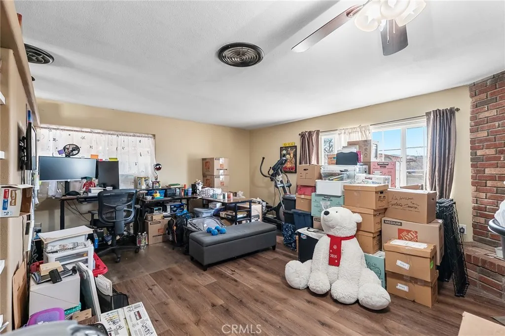 8181 Church, Yucca Valley, California 92284 home-pic-10