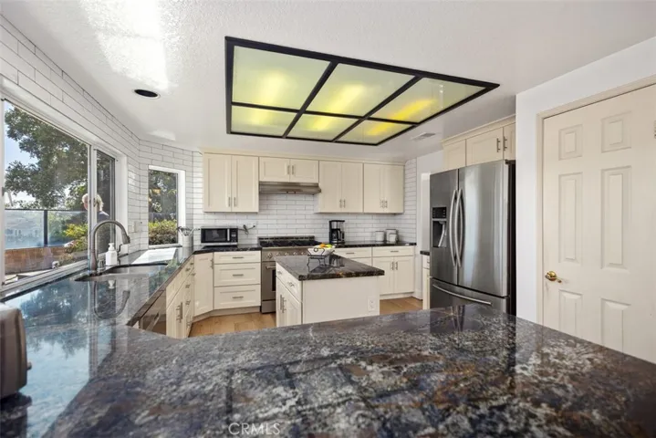 Vistas to rear private yard