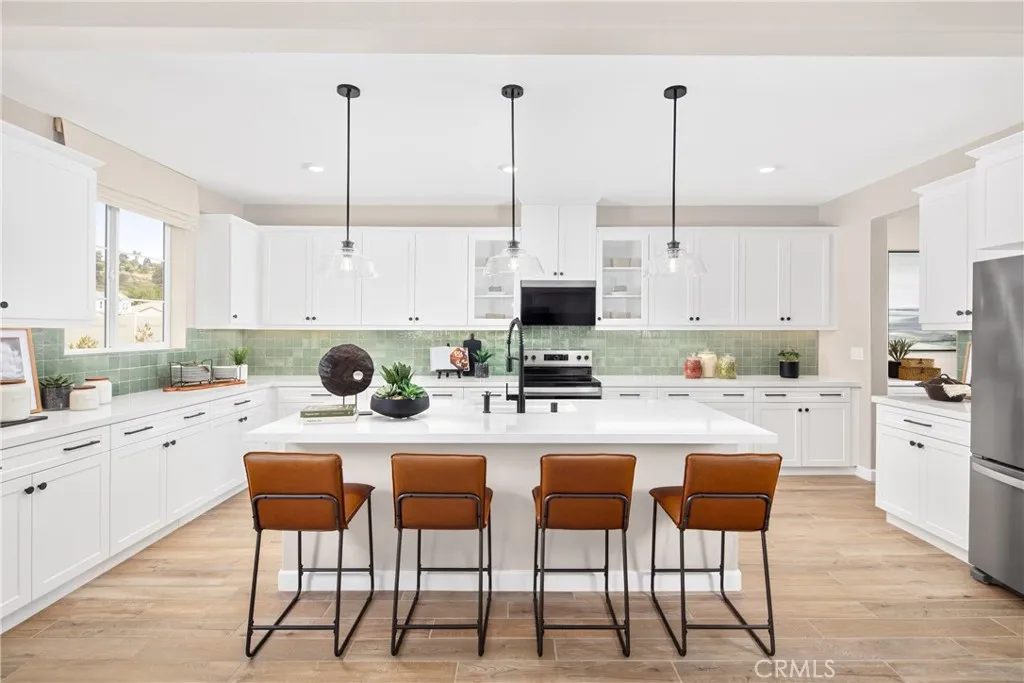 2025 Simpatico Place, Escondido, California 92026 home-pic-1