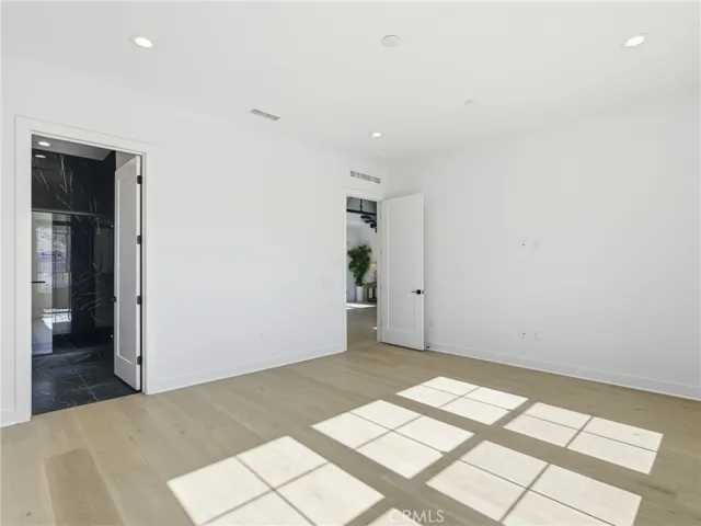 Bedroom Suite: Zircon Modern Farmhouse - Hidden Oaks Collection - Homesite 33