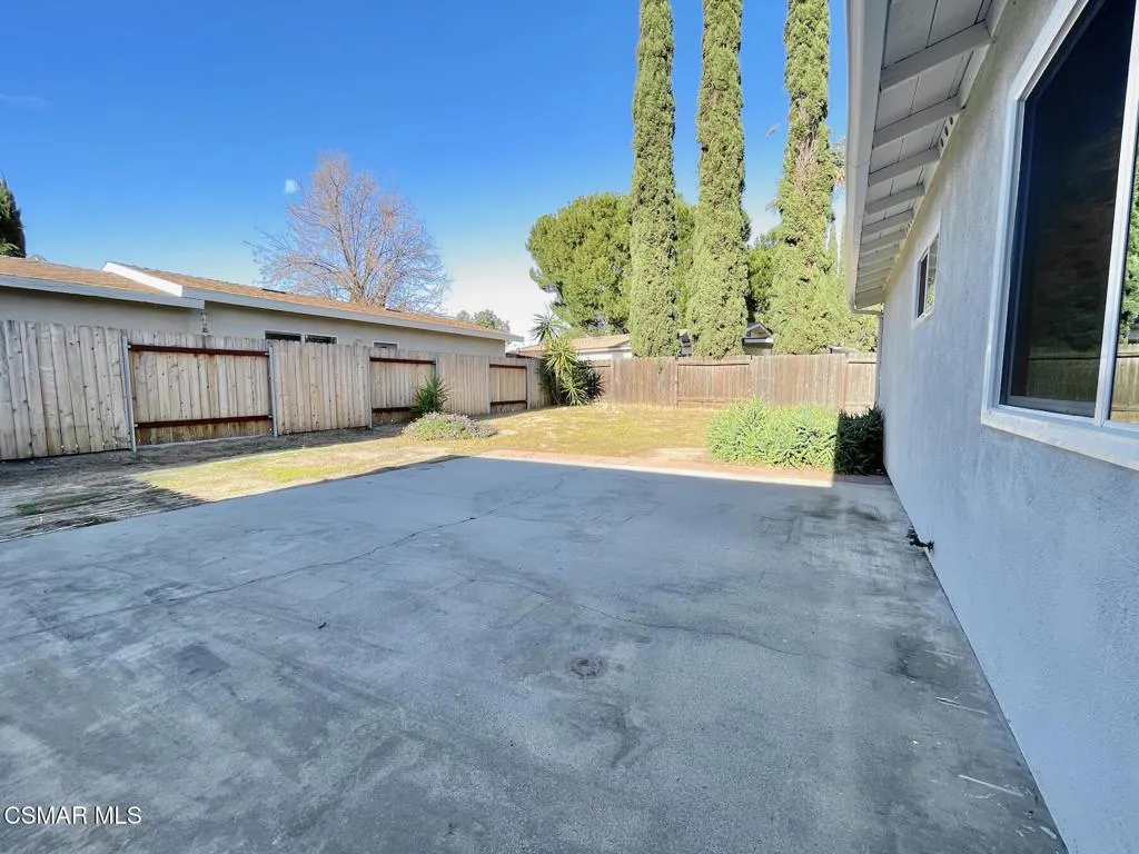 4881 Muirwood Court E, Simi Valley, California 93063 home-pic-22
