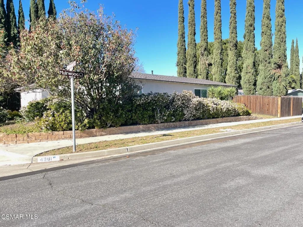 4881 Muirwood Court E, Simi Valley, California 93063 home-pic-28