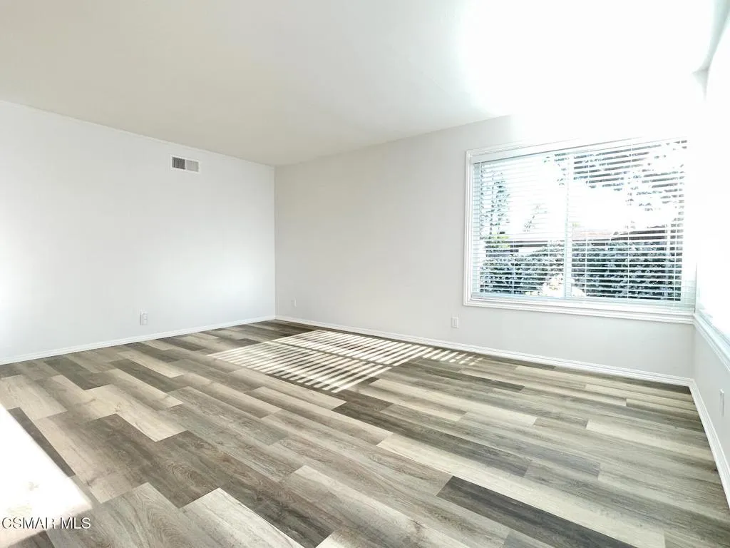 4881 Muirwood Court E, Simi Valley, California 93063 home-pic-5