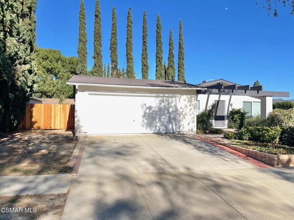 4881 Muirwood Court E, Simi Valley, California 93063 home-pic-3