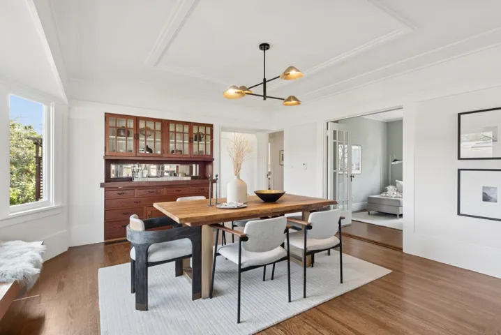 LOVELY BUILT IN BUFFET