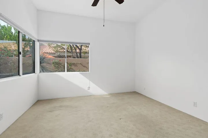 32_11985854_185949_185949-EI-131