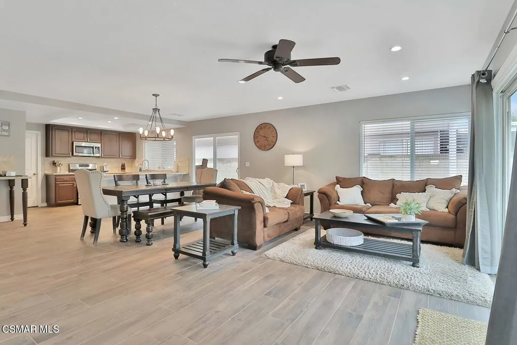 3550 Woodhaven Street, Simi Valley, California 93063 home-pic-12