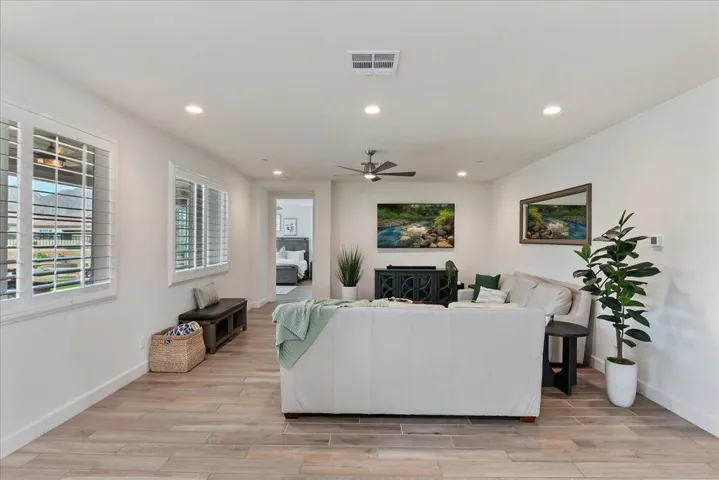 04-Living Room