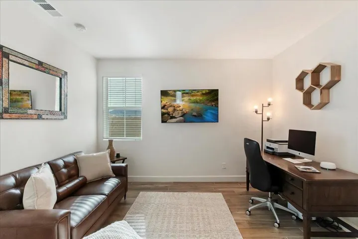 12-Den_ Office