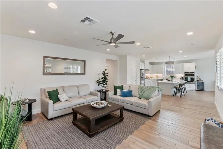 06-Living Room