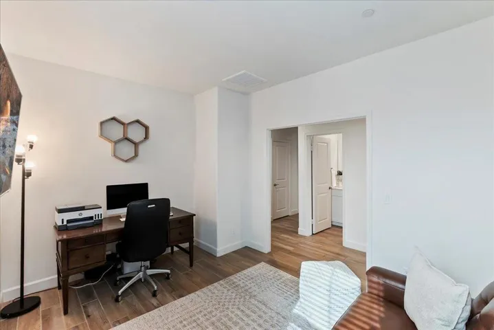 13-Den_ Office