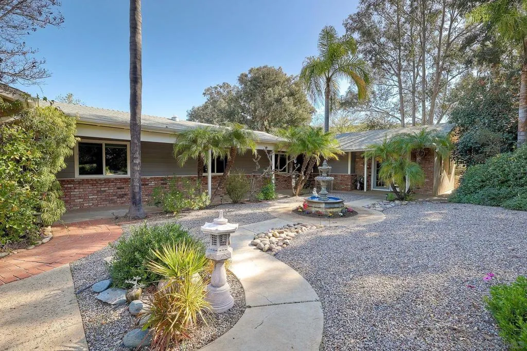 15805 Oak Valley Rd, Ramona, California 92065 home-pic-0