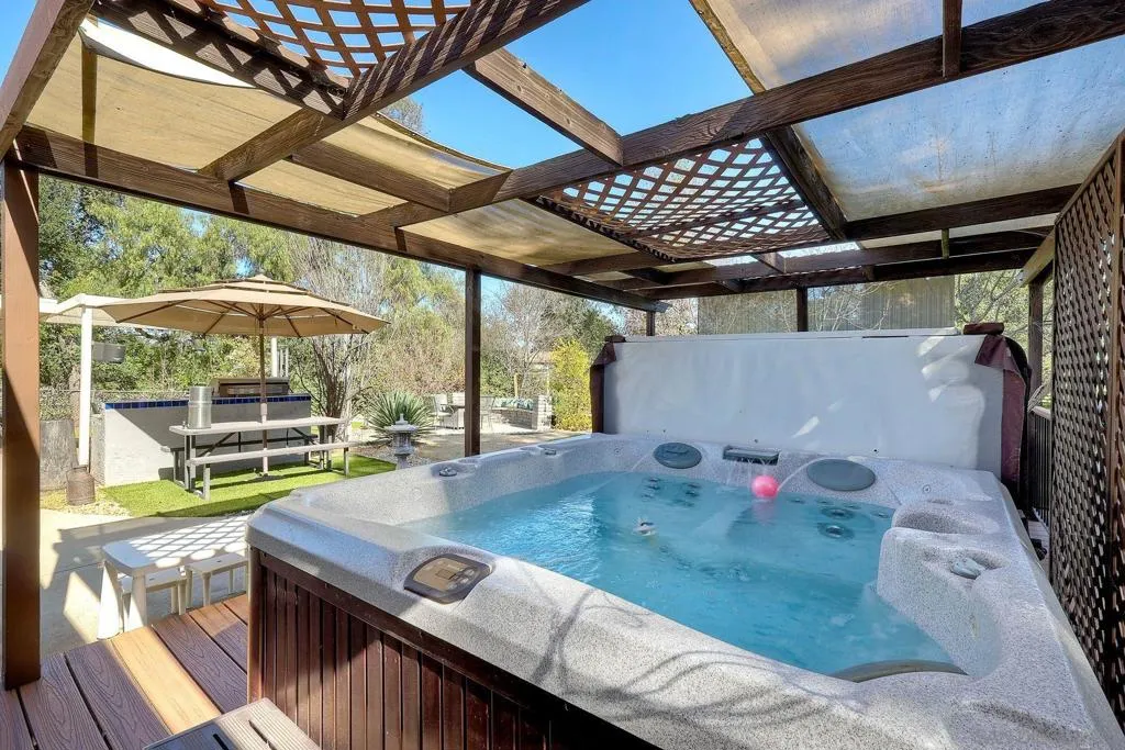 15805 Oak Valley Rd, Ramona, California 92065 home-pic-2