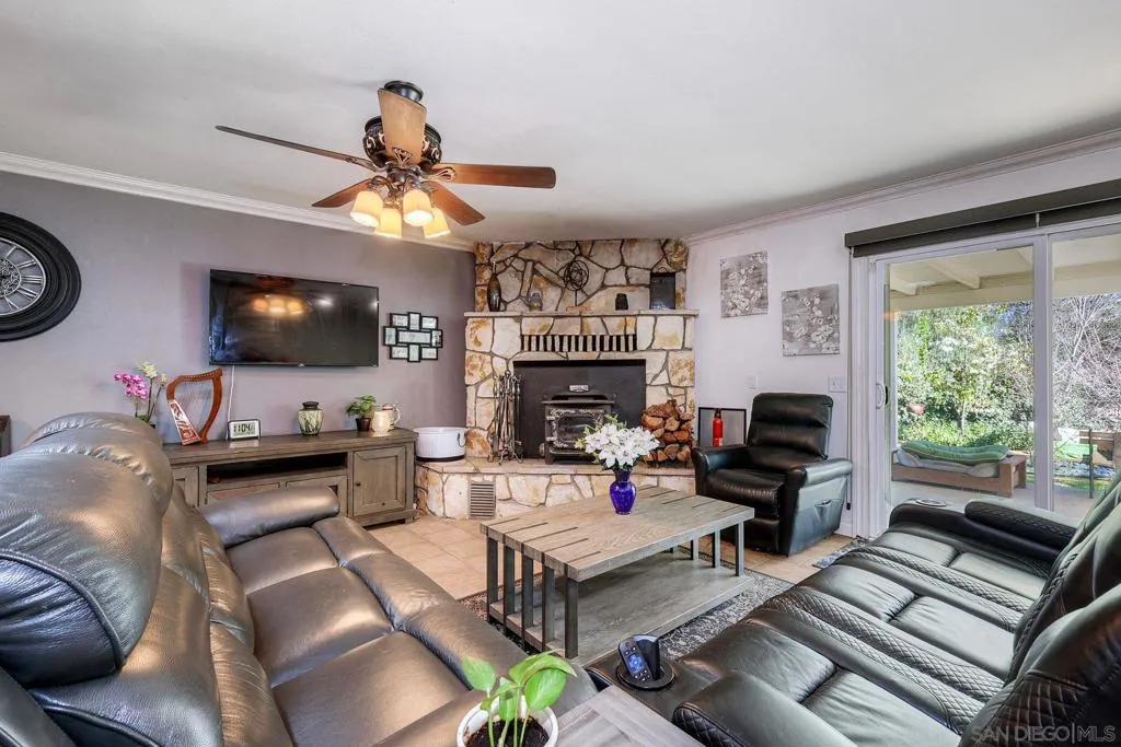15805 Oak Valley Rd, Ramona, California 92065 home-pic-14