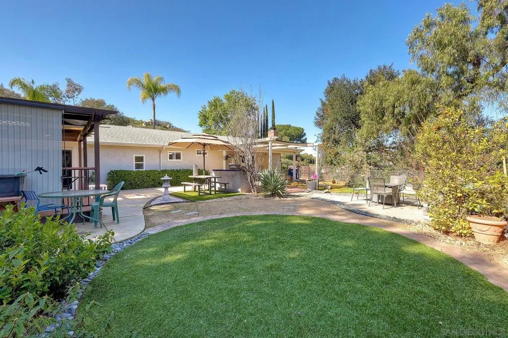15805 Oak Valley Rd, Ramona, California 92065 home-pic-1