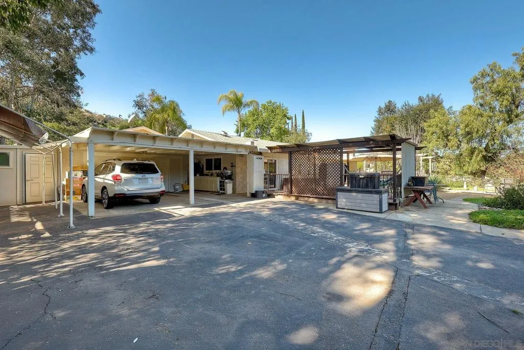15805 Oak Valley Rd, Ramona, California 92065 home-pic-4
