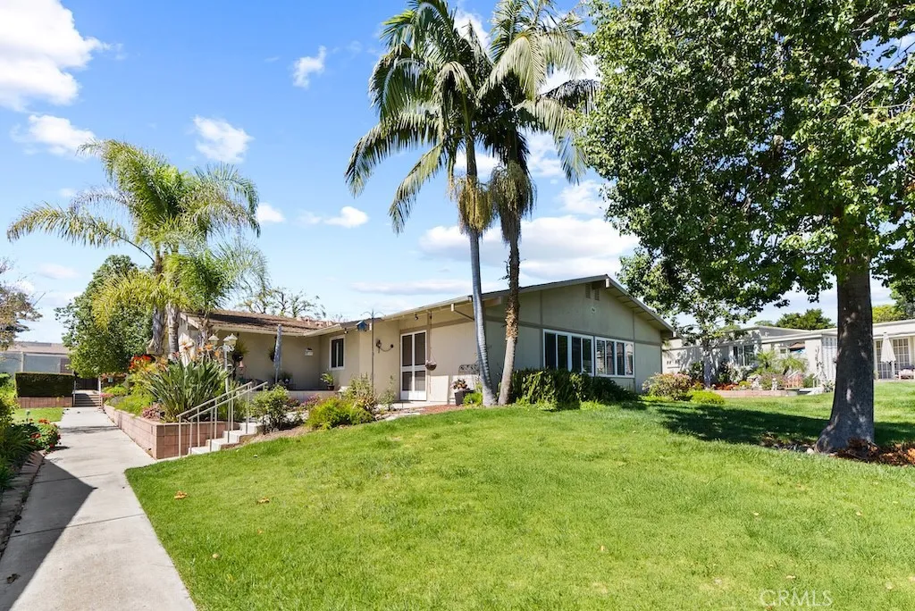 395 Avenida Castilla B, Laguna Woods, California 92637 home-pic-4