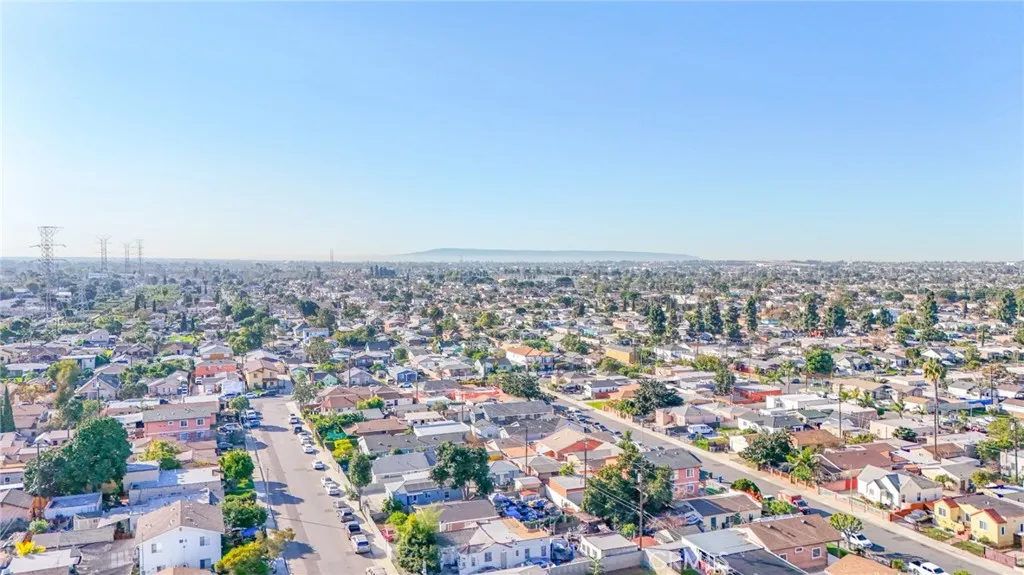 1404 E 87th Place, Los Angeles, California 90002 home-pic-42