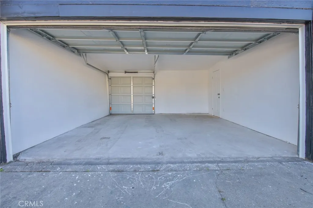 1404 E 87th Place, Los Angeles, California 90002 home-pic-24