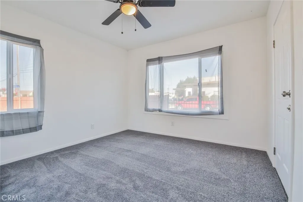 1404 E 87th Place, Los Angeles, California 90002 home-pic-14