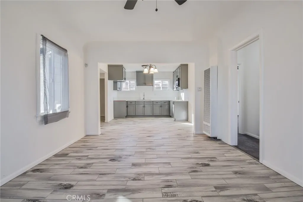 1404 E 87th Place, Los Angeles, California 90002 home-pic-7