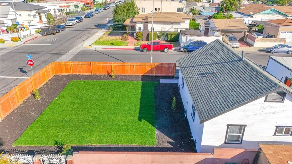 1404 E 87th Place, Los Angeles, California 90002 home-pic-36