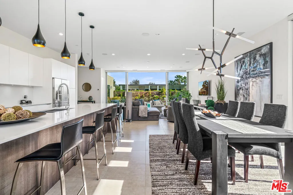 Dining/Kitchen