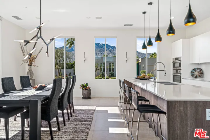 Dining/Kitchen