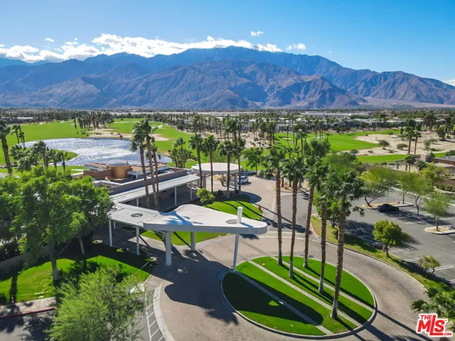 Escena Clubhouse & Golf