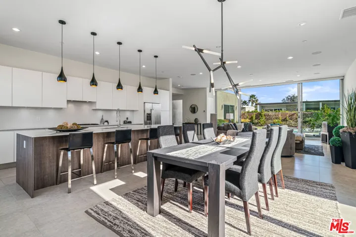 Dining/Kitchen