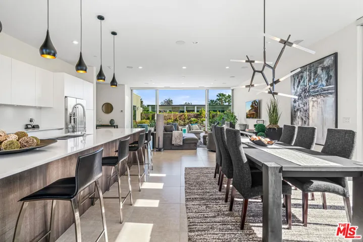 Dining/Kitchen